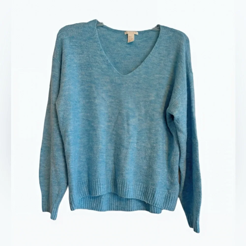 H&M Light Blue V-Neck Sweater (XS)